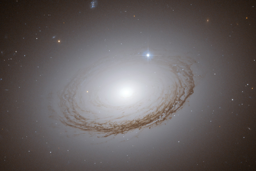 CfBȂȉ~NGC7049